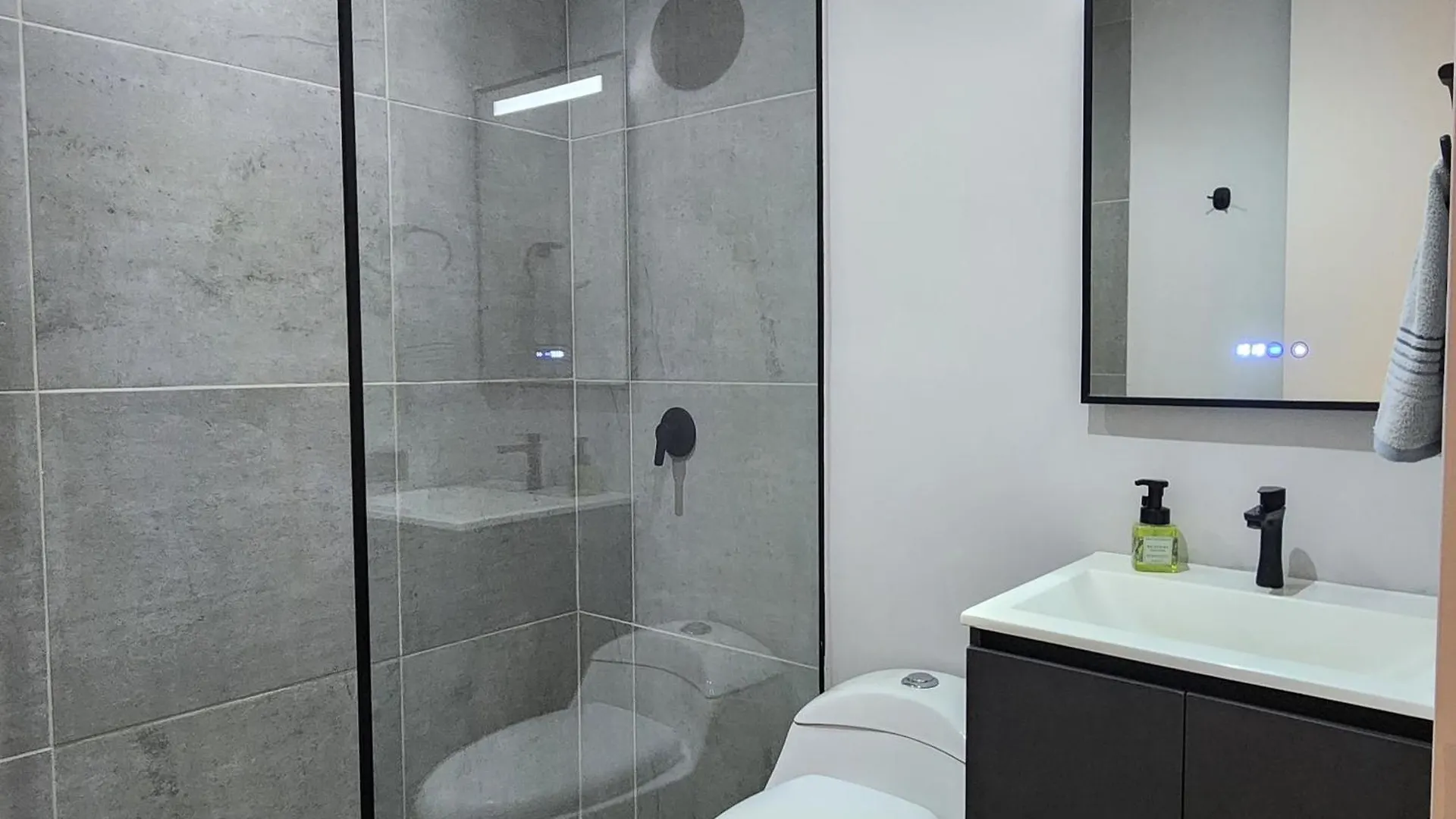 דירות מדיין Apartament In The Center Of The Action. Poblado